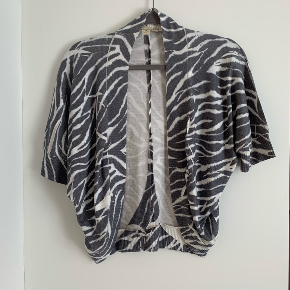 Forever XXI shrug size M